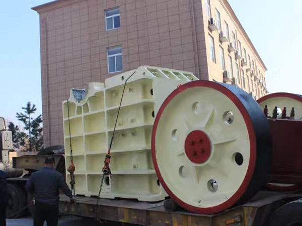 天津无尘重锤破碎机设计案例