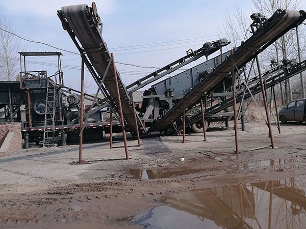 广东轮胎式重锤破碎机移动式破碎站