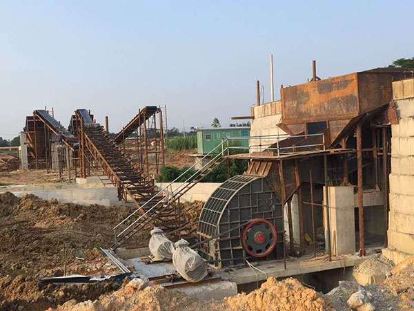 山东国产移动破碎机设备价格