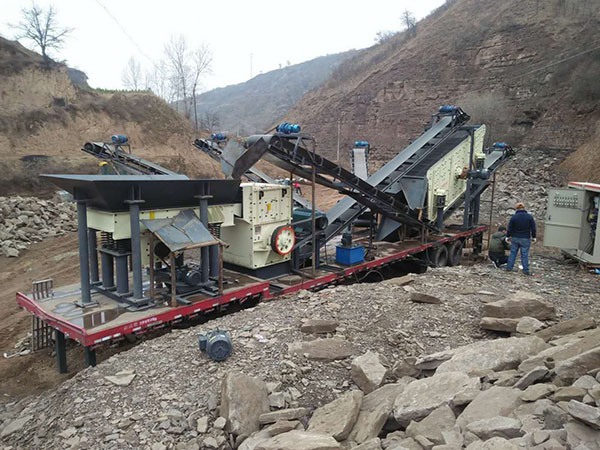 云南中型移动破碎机器