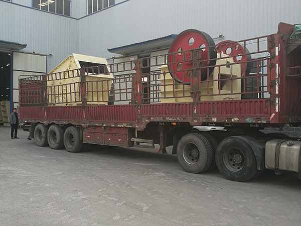 云南中型移动破碎机器