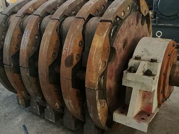 广东鄂式移动破碎机配件