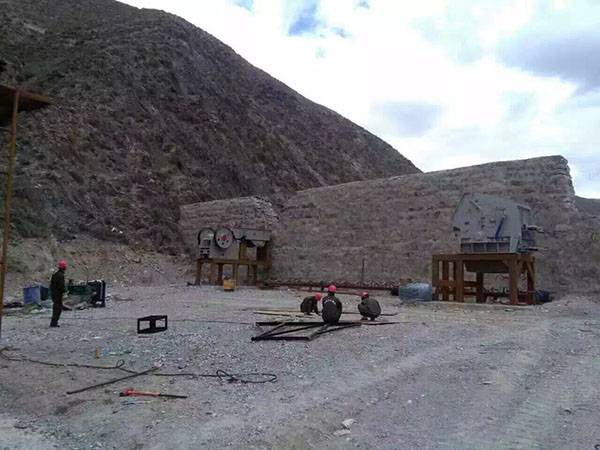 天津生产移动破碎机机械设备